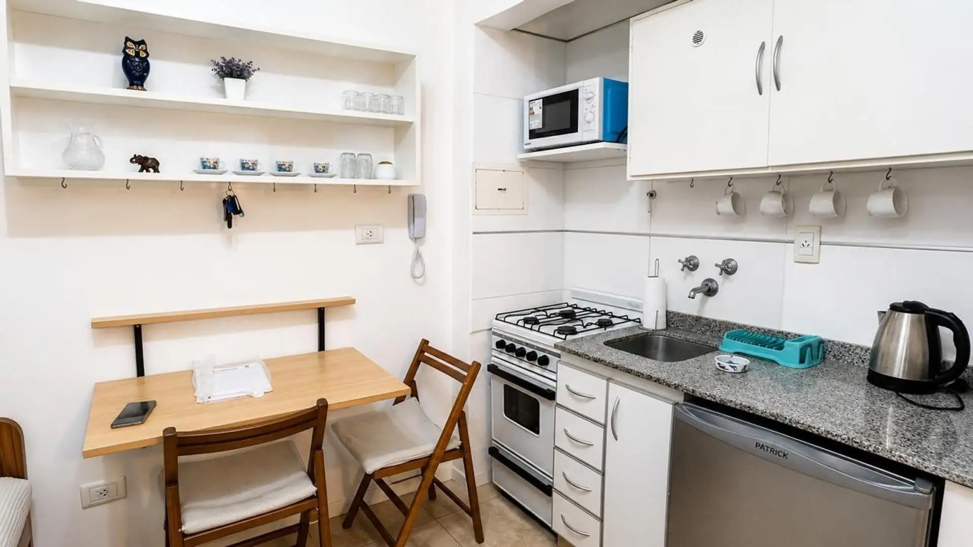 Monoambiente a la calle 23 m² con cochera — Zona Güemes, a 1 cuadra del mar