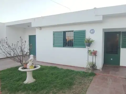 VENTA CASA 2 DORMITORIOS GRAN PATIO CORONEL OLMEDO
