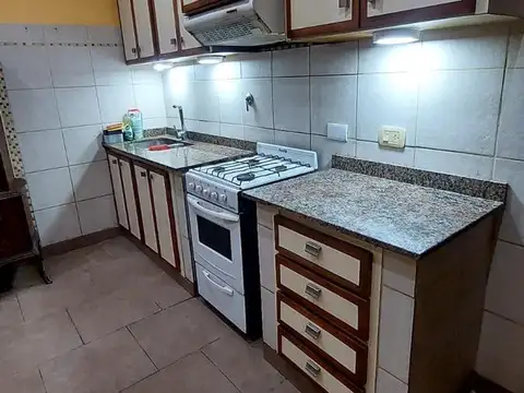 Depto Tipo Casa en Alquiler de 6 ambientes