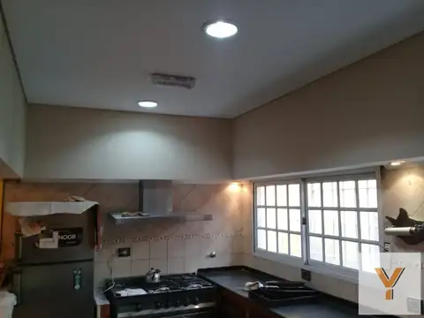 Casa 5 ambientes con 2 baños