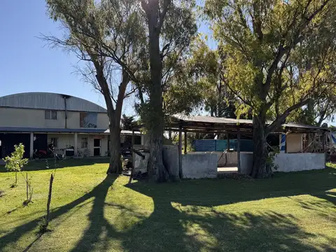 Casa con 1,92 Ha zona Ejido Colón