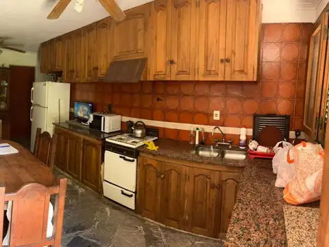 VENTA CASA FINCA 1 HA CON PILETA Y SALÓN LAS HERAS