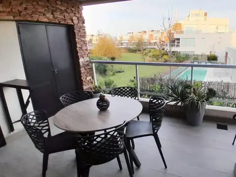 Blvd. Los Castaños , B1670 Rincón De Milberg 300, Piso 1