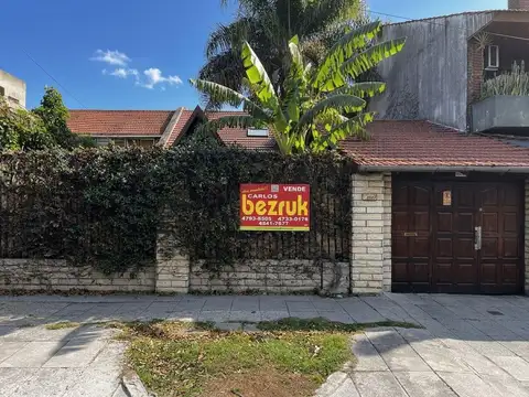 Casa en venta de 5 ambientes en Villa Adelina