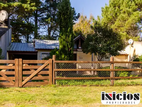 Casa funcional con gran terreno - C1103