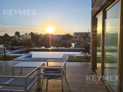 Casa en Barrio Costa Esmeralda