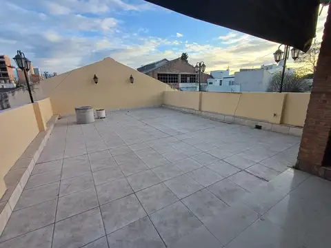 Departamento 7 ambientes con 2 baños