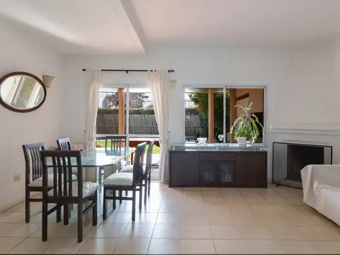 Casa 4 ambientes con 3 baños