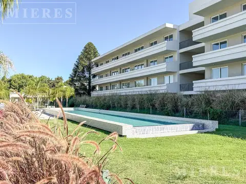Departamento de tres ambientes en venta en Saravi Village
