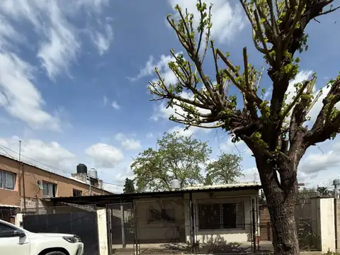CASA EN VENTA 3 AMBIENTES FRANCISCO ALVAREZ