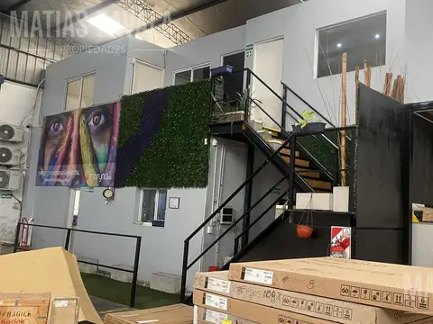 Magnifico deposito con oficinas - IMPECABLE ESTADO  