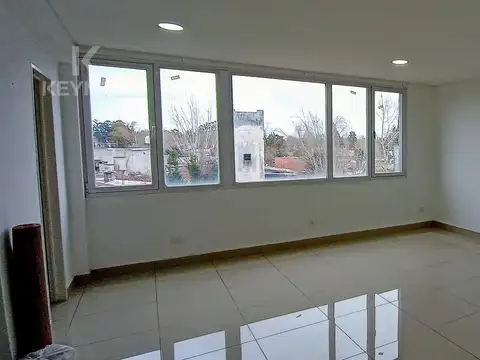 Oficina en Alquiler - Pilar