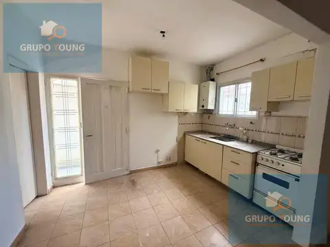 Depto Tipo Casa en Alquiler en Banfield, $ 600.000