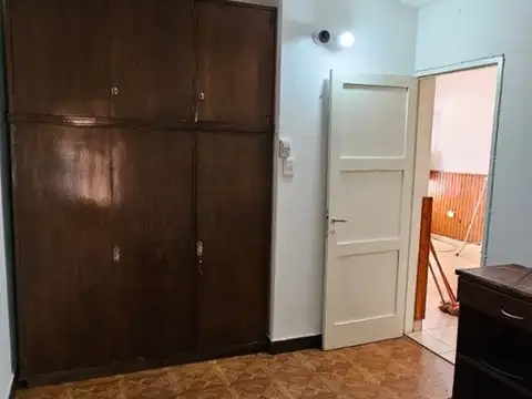 Casa tres dorm., excelente estado. Barrio Grandoli