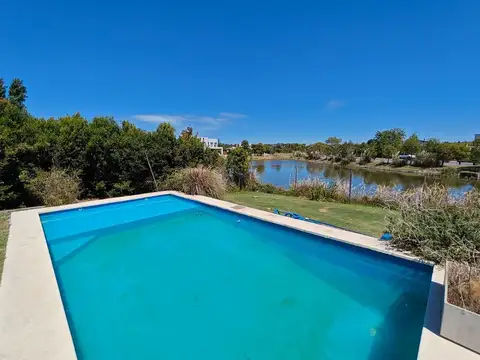 VENTA CASA PILETA LAGUNA EL CANTON PUERTO. ESCOBAR