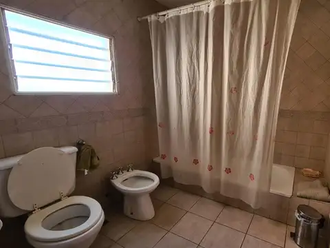 Chalet 6 ambientes Ituzaingó Norte venta