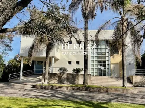 Casa Venta 5 ambientes CC Armenia Lote de 1755 m2 Pilar