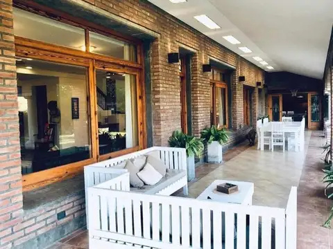 Casa 5 ambientes con 3 baños