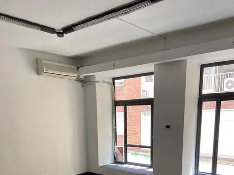 Oficina 5 ambientes con 1 baño