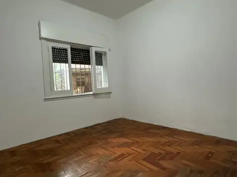 Depto Tipo Casa en Alquiler 42 años