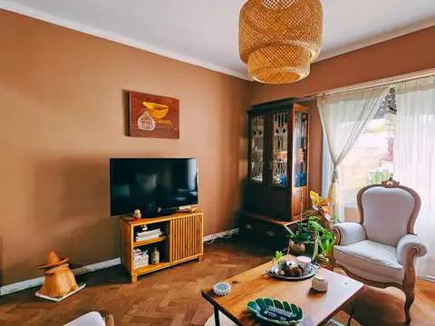 Depto Tipo Casa 4 ambientes con 2 baños