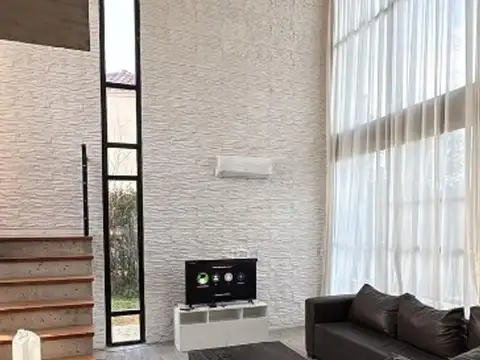 Casa en Alquiler en Haras Santa María - Los Eucaliptus, USD 2.100