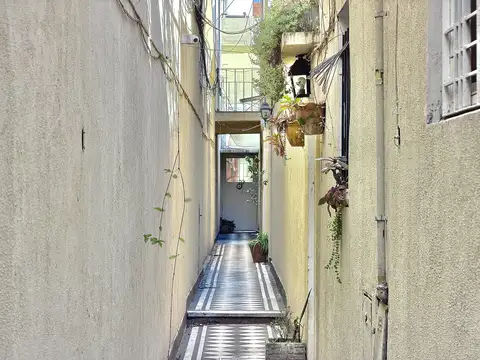 PH SIN EXPENSAS en Parque Chacabuco | Terraza y Parrilla + Ubicación Estratégica