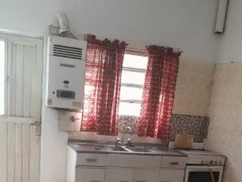 Casa en Alquiler con 1 cochera