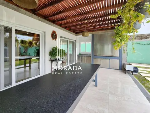 Casa 6 ambientes con 5 baños