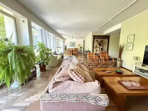 Venta Departamento 4 Ambientes con Cochera en nuñez