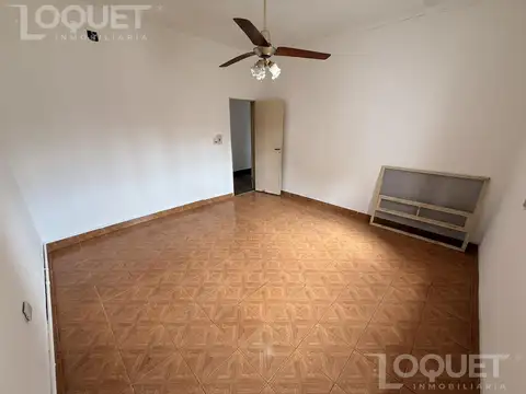 Casa 6 ambientes con 1 baño