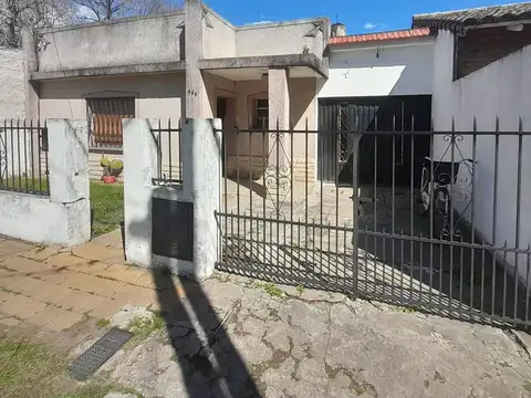 VENTA  CASA EN EZEIZA 3 AMB APTA CREDITO