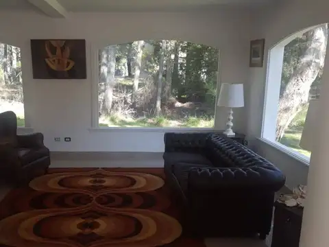 Casa en Alquiler Temporal con 4 cocheras