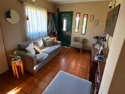 Casa 5 ambientes con 4 baños