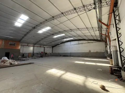 Galpon en Alquiler 27  mts Fondo