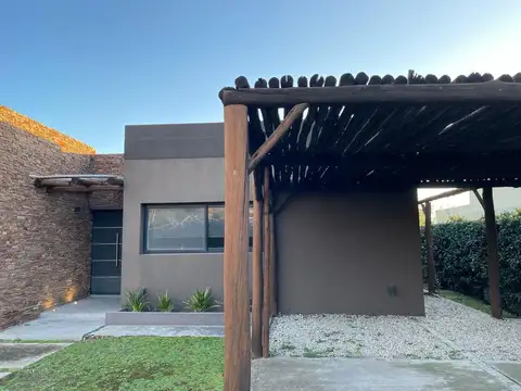 Casa en Venta en Alamo Alto, USD 230.000