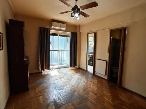 Monoambiente Luminoso con Balcón - Apto Profesional