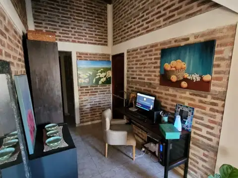 Casa con amplio terreno,, en esquina, Ezpeleta y French