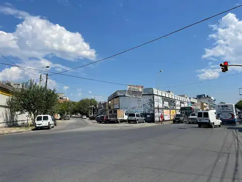 Lote Comercial en esquina 702 m² Frente a 2 calles - Moron