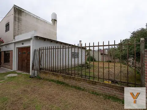 Casa 5 ambientes con 2 baños