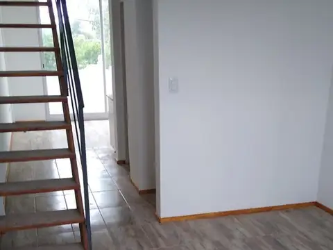 Alquiler Moderno Departamento 3 Ambientes Tipo Duplex Con Balcón Y Terraza