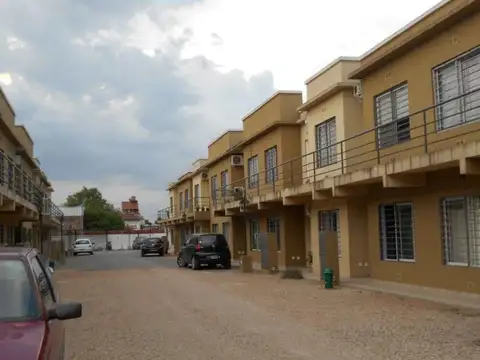 Cnel L. M. Arguero 400, Piso PB