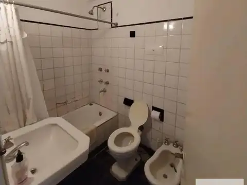 85 e/ 4 y Av. 2