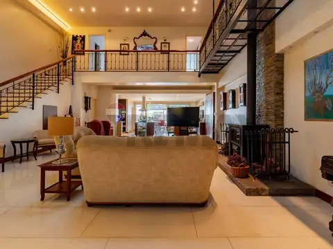 CASA CON JARDIN Y PILETA FINANCIA 100% 