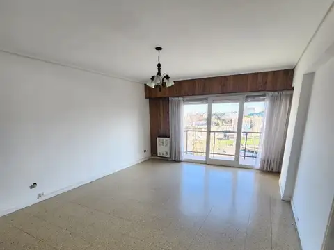 T. Bronzini 1400, Piso 3