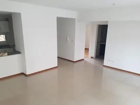 EXCELENTE DEPARTAMENTO DE 3 AMBIENTES CON BALCÓN TERRAZA Y COCHERA DOBLE