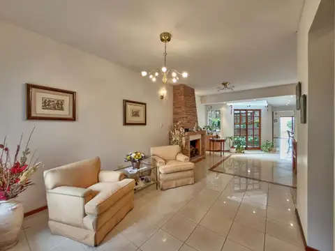 Casa en Venta con 1 cochera