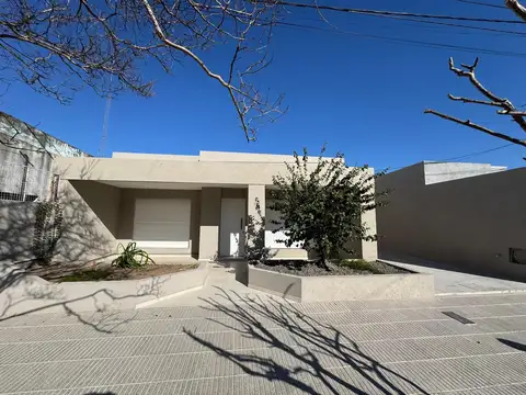 Casa en Barrio Sarmiento
