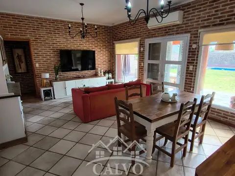 Casa 5 ambientes con 3 baños