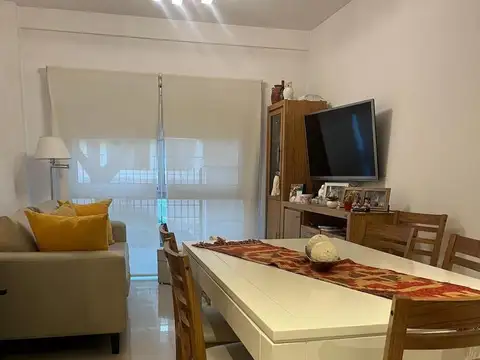 Paulino Rojas 400, Piso 1°